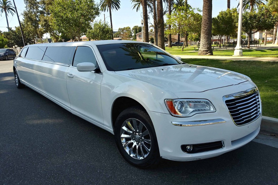 Chrysler 1 - Luxury Life Limousines