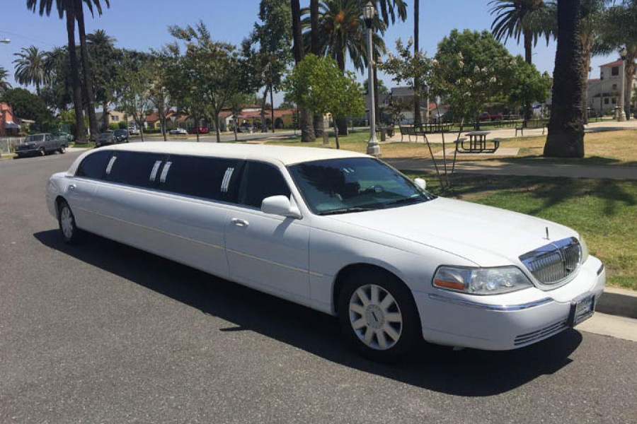 Lincoln 1 - Luxury Life Limousines