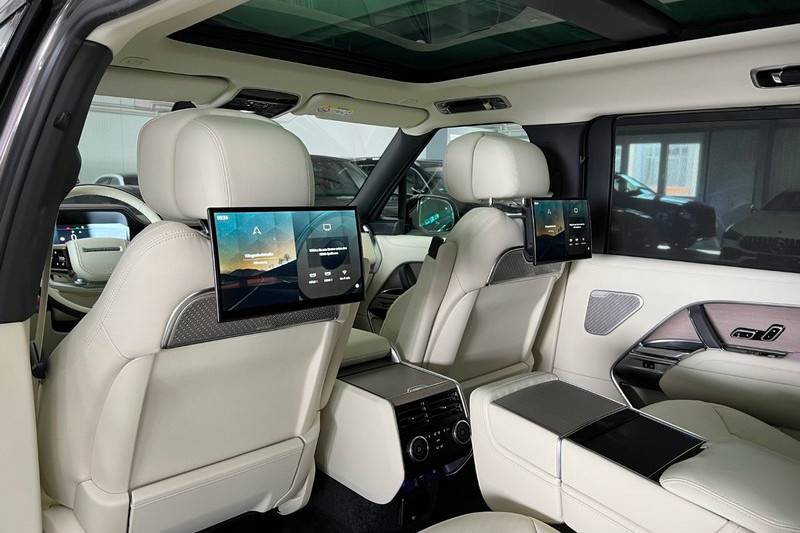 Range Rover 3 - Luxury Life Limousines