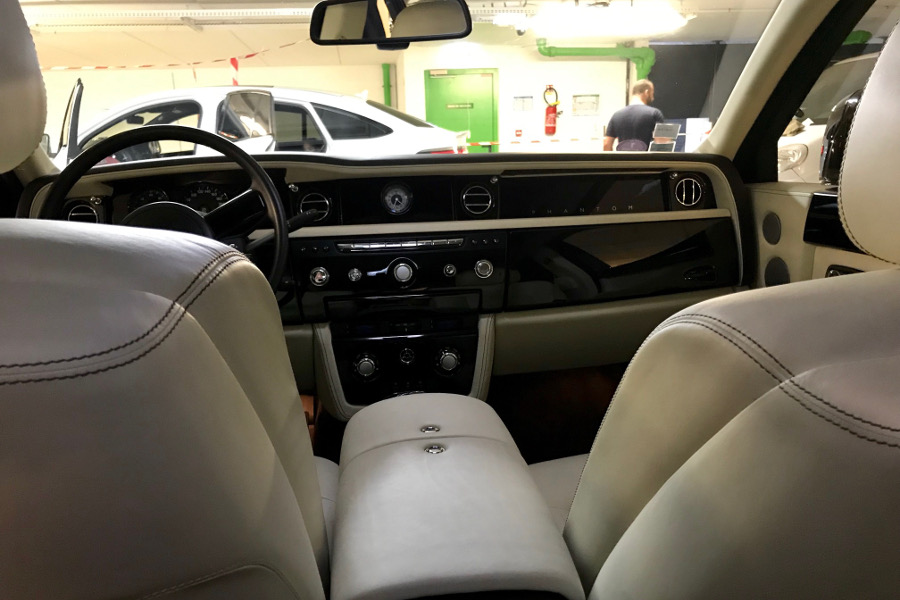 Rolls Royce  5 - Luxury Life Limousines